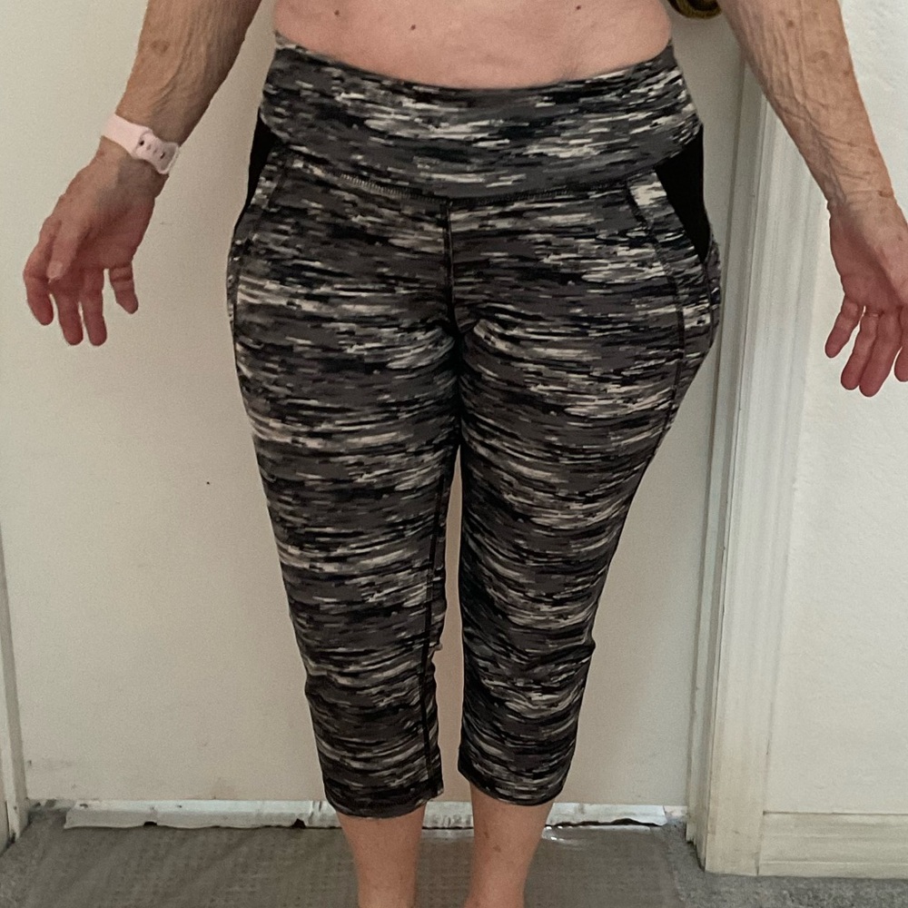 Black and Gray Patterned Leggings
